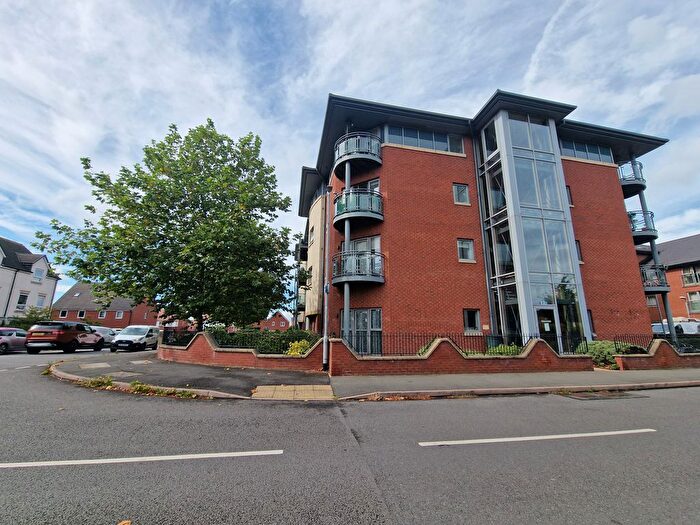 2 Bedroom Flat For Sale In Earlswood Way, Cannock, WS11