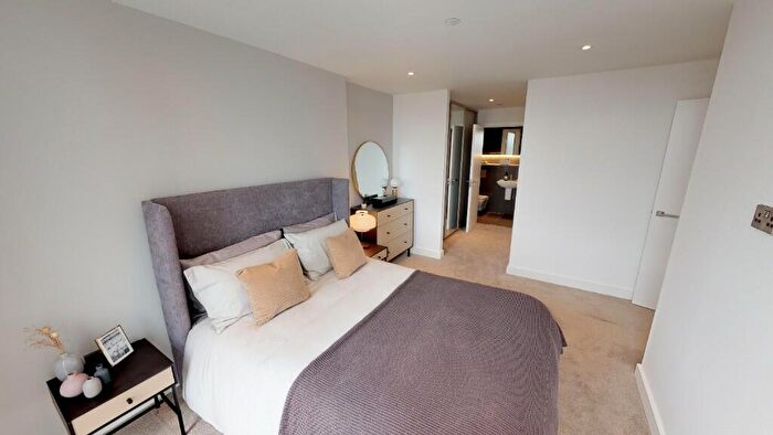2 Bedroom Apartment To Rent In The Residences Manchester, Deansgate Square, Greater Manchester, M15
