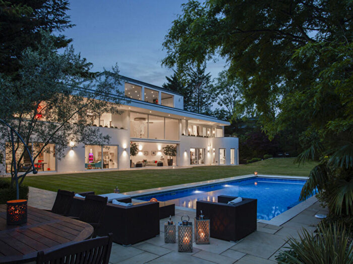 7 Bedroom Detached House For Sale In Dennis Lane, Stanmore, HA7