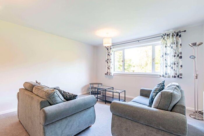 2 Bedroom Flat To Rent In L Howden Hall Crescent, Edinburgh, EH16