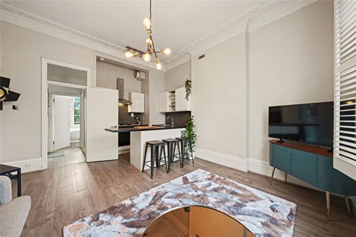 1 Bedroom Apartment To Rent In Milner Square, London, N1