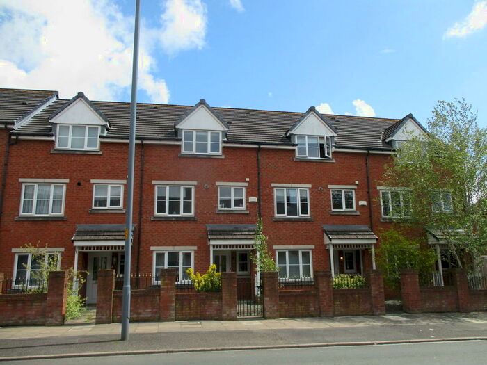 4 Bedroom Town House To Rent In Yew Tree Court, Carlisle, CA2