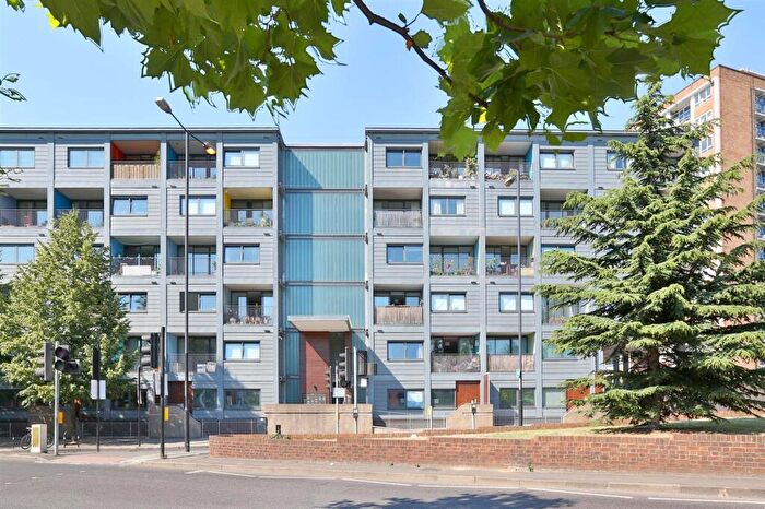 1 Bedroom Flat For Sale In Northwold Road, Raines Court, N16