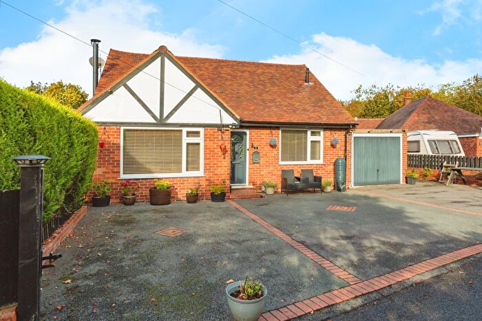 3 Bedroom Detached Bungalow For Sale In Cliff Drive, Barnsley, S73