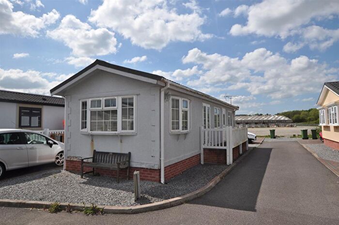 2 Bedroom Mobile/park Home For Sale In West Street, Whitland, SA34