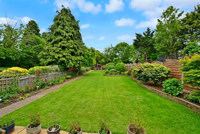 5 Bedroom Detached House For Sale In Danson Road, Bexleyheath, Kent, DA6