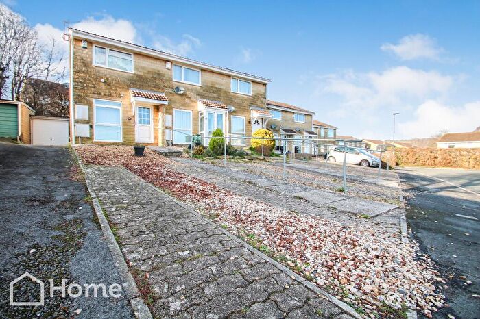 2 Bedroom End Of Terrace House For Sale In Blackmore Drive, Bath, Somerset, BA2