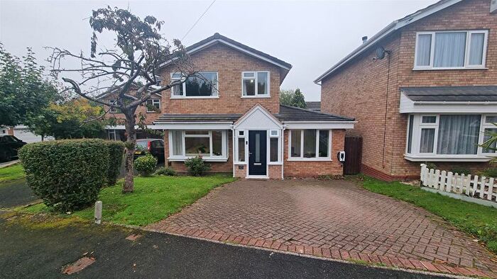 3 Bedroom Detached House For Sale In Lynbrook Close, Hollywood, B47