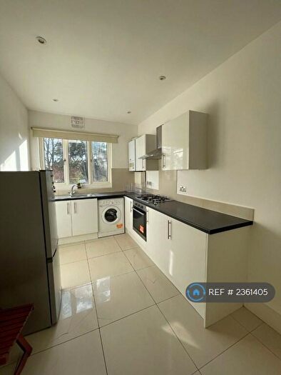 2 Bedroom Flat To Rent In High Street, West Wickham, BR4