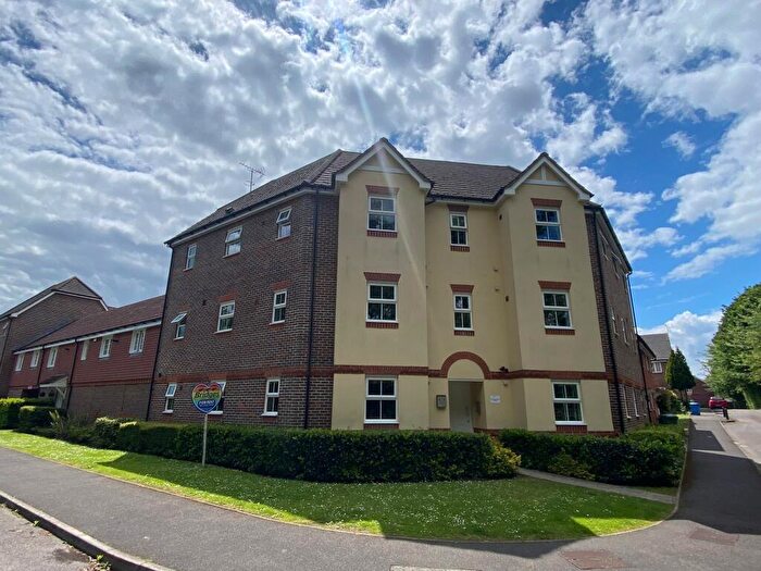 2 Bedroom Flat To Rent In Woodland Walk, Aldershot, Hampshire, GU12