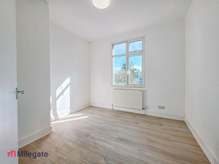 1 Bedroom Flat To Rent In Cumberland Avenue, Southend-On-Sea, SS2