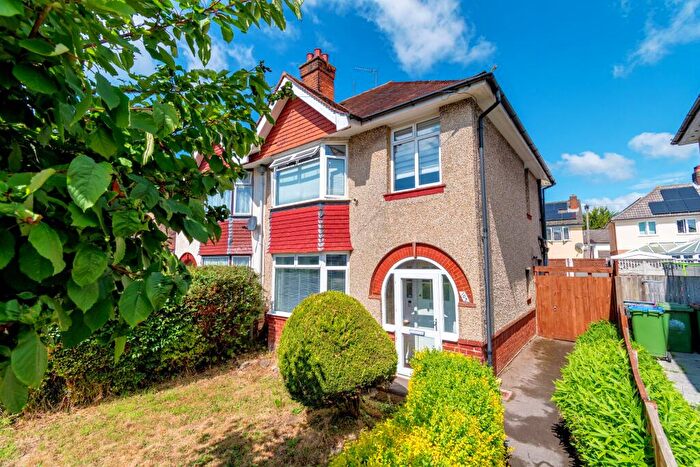 3 Bedroom Semi-Detached House For Sale In Merryoak, Southampton, SO19