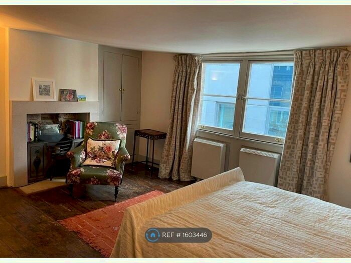 1 Bedroom Flat To Rent In Lexington Street, London, W1F