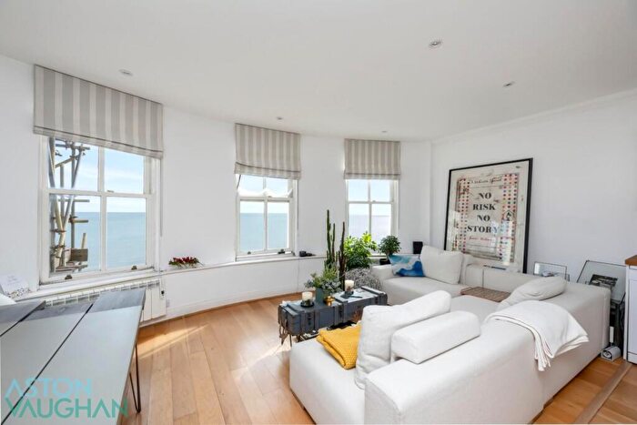 2 Bedroom Apartment To Rent In Percival Terrace, Brighton, BN2