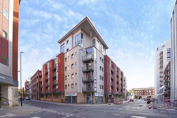 2 Bedroom Flat For Sale In Three Queens Lane, Bristol, BS1