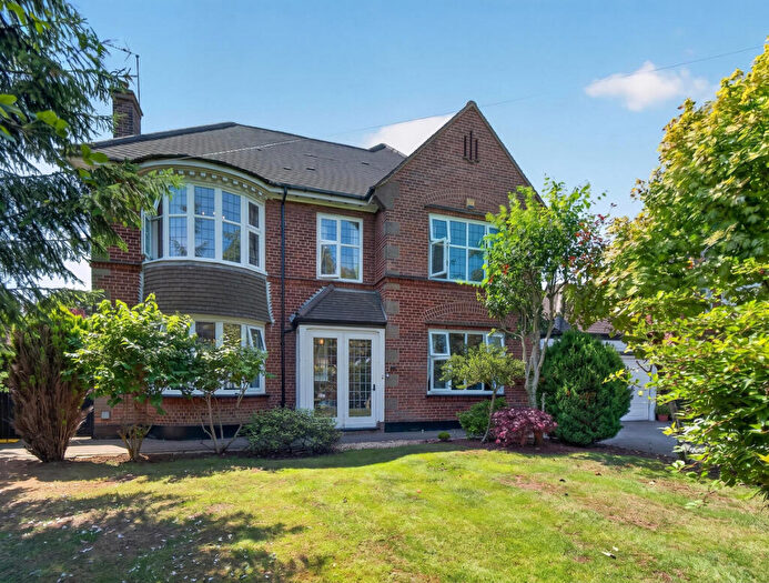 5 Bedroom Detached House For Sale In Oxford Road Banbury, Oxfordshire, OX16