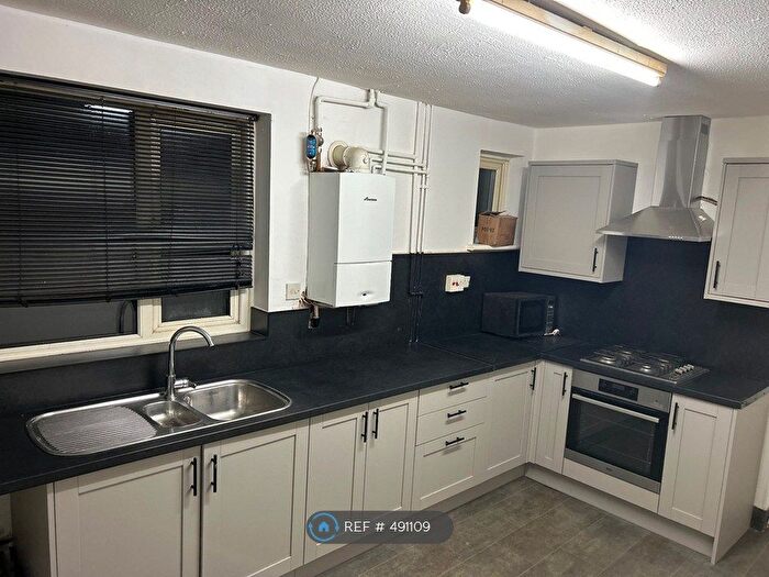 3 Bedroom Semi-detached House To Rent In Camden Gardens, Thornton Heath, CR7