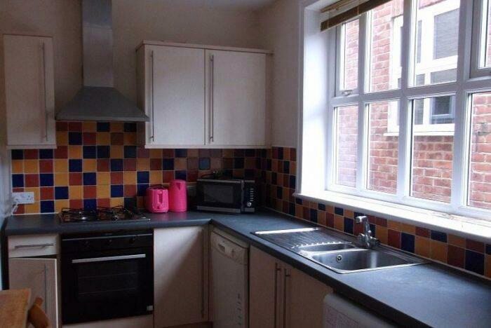 5 Bedroom Apartment To Rent In Granville Road North, Jesmond, NE2