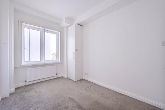 1 Bedroom Flat To Rent In Whitechapel Road, Whitechapel, London, E1