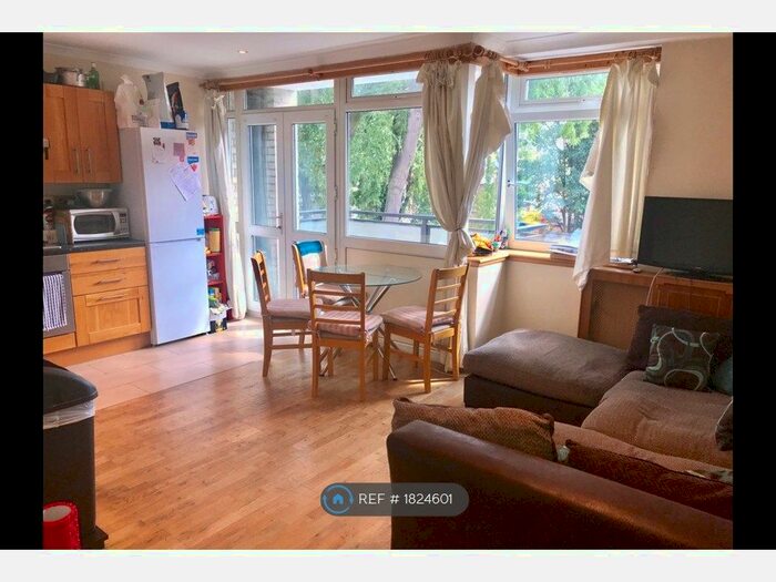 4 Bedroom Flat To Rent In Clapham Manor Street, Clapham Common, SW4