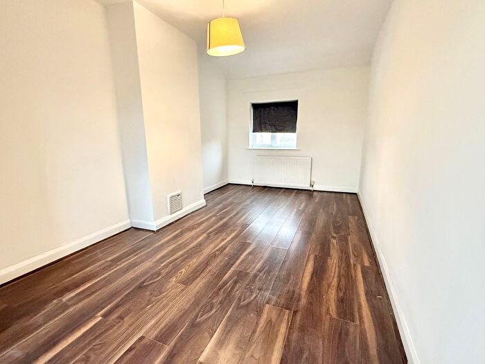 3 Bedroom Terraced House To Rent In Auckland Road, Biggleswade, SG18