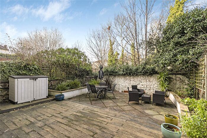 2 Bedroom Flat For Sale In Waverley Road, Bristol, BS6