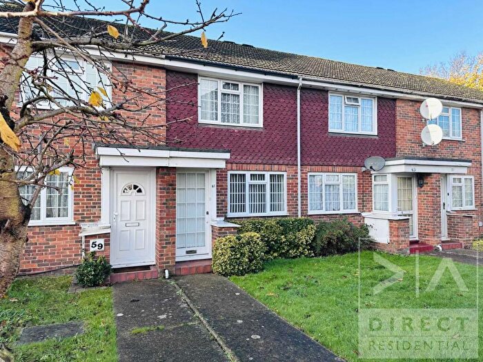 2 Bedroom End Of Terrace House To Rent In Upper High Street, Epsom, KT17