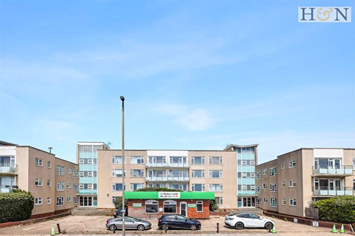 Flat For Sale In Lancaster Court, Kingsway, Hove, BN3