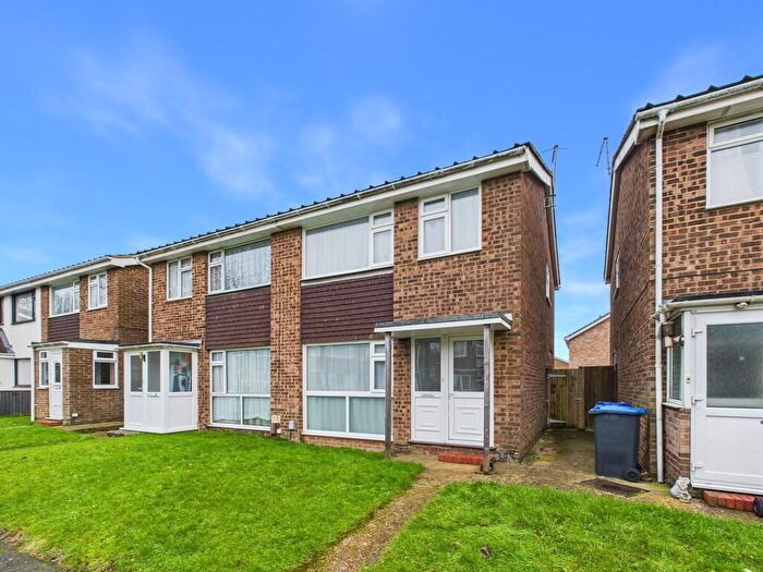 3 Bedroom Semi-Detached House To Rent In Saffron Close, Shoreham-by-Sea, BN43