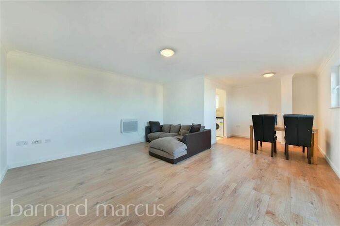 1 Bedroom Flat To Rent In Bedfont Lane, Feltham TW13