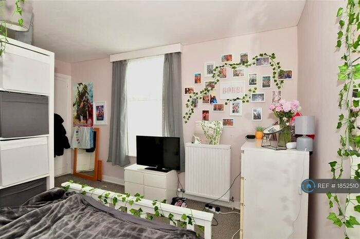 3 Bedroom End Of Terrace House To Rent In Victoria Street, Sheerness, ME12