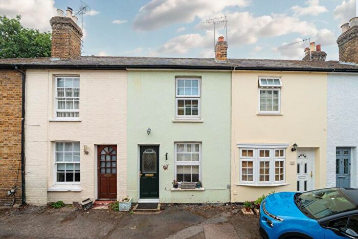 2 Bedroom Terraced House To Rent In Beech Road, Weybridge, KT13