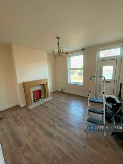 3 Bedroom Terraced House To Rent In Burton Road, Barnsley, S71