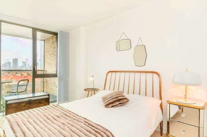 1 Bedroom Flat To Rent In The Highway, Wapping, London, E1W