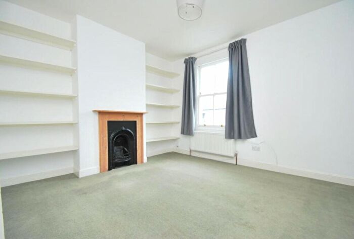 5 Bedroom Apartment To Rent In Packington Street, London, N1