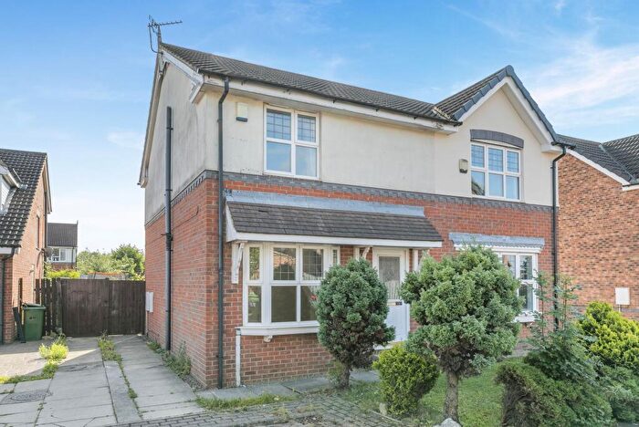 3 Bedroom Semi-Detached House To Rent In Ascot Gardens, Leeds, LS10