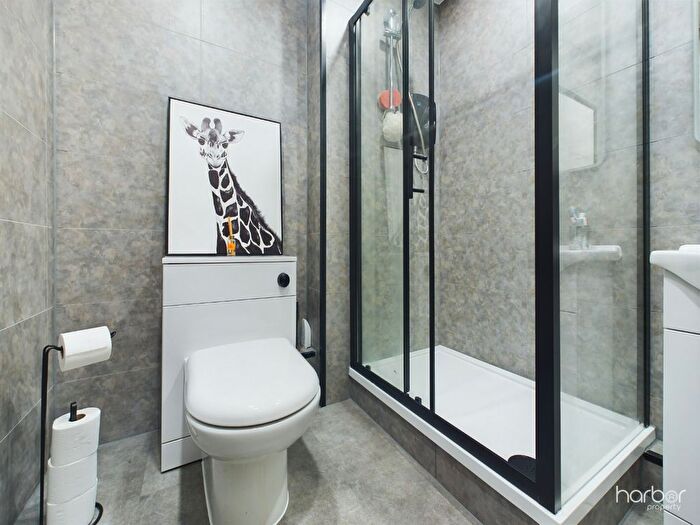 2 Bedroom Flat For Sale In Eversley Street, Tollcross, Glasgow, G32