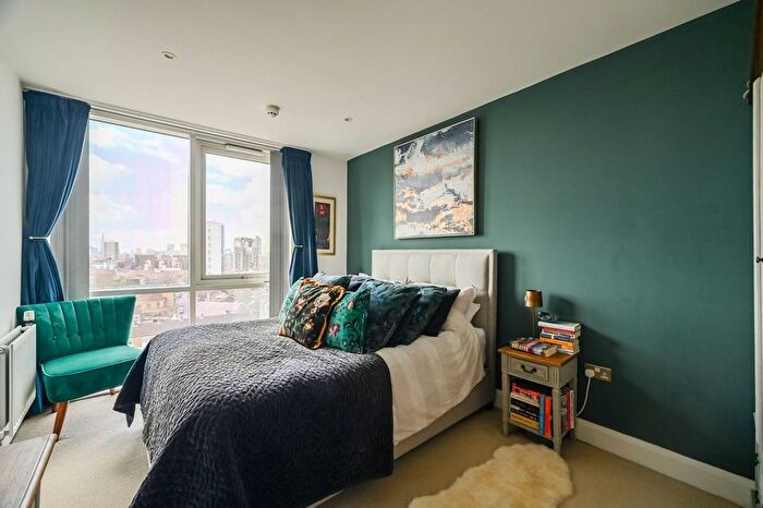 3 Bedroom Flat For Sale In Barry Blandford Way, Bow, London, E3