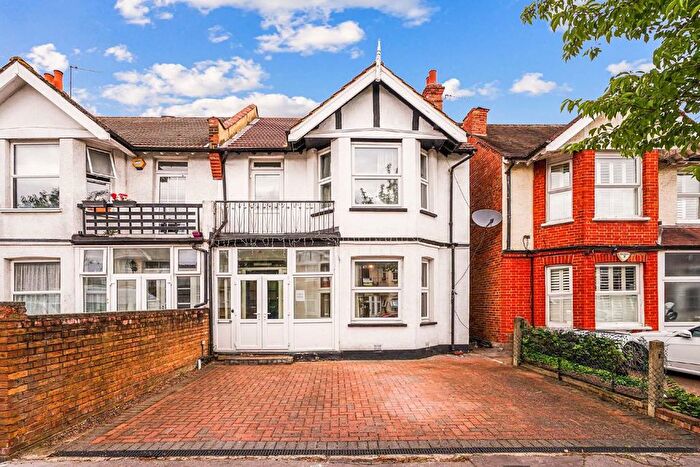 4 Bedroom Property To Rent In Melrose Avenue, London, SW16