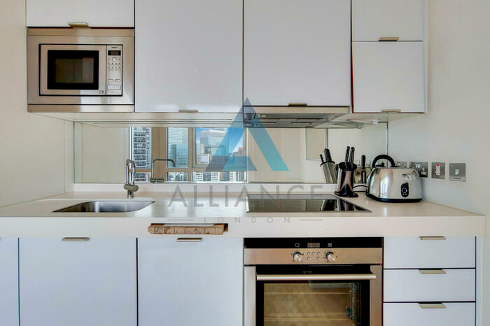 Studio For Sale In Ontario Tower, Fairmont Avenue, Poplar, London, E14