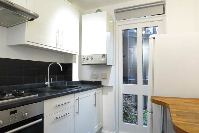 1 Bedroom Apartment To Rent In Spinney Gardens, Crystal Palace, London, SE19