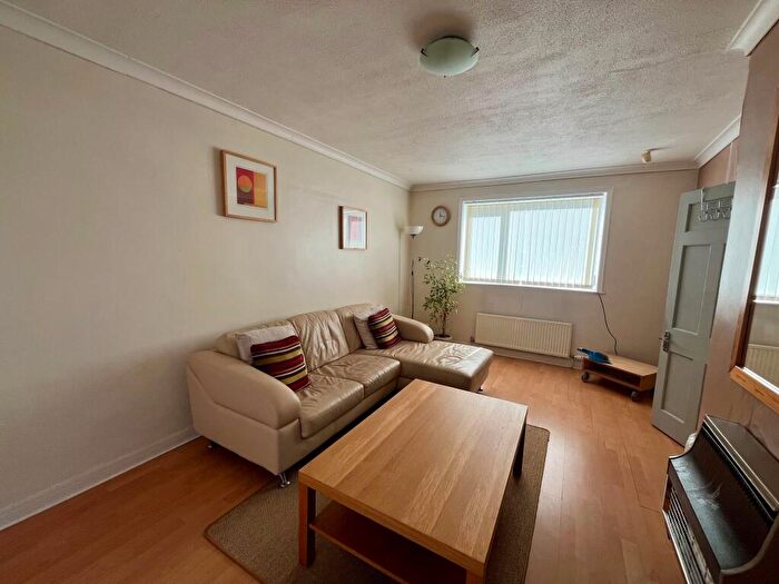 3 Bedroom Semi-Detached House To Rent In Newstead Ave, Didsbury, M20