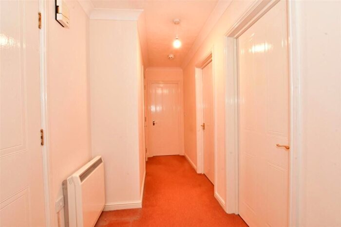 2 Bedroom Flat To Rent In Payne Close, Barking, IG11
