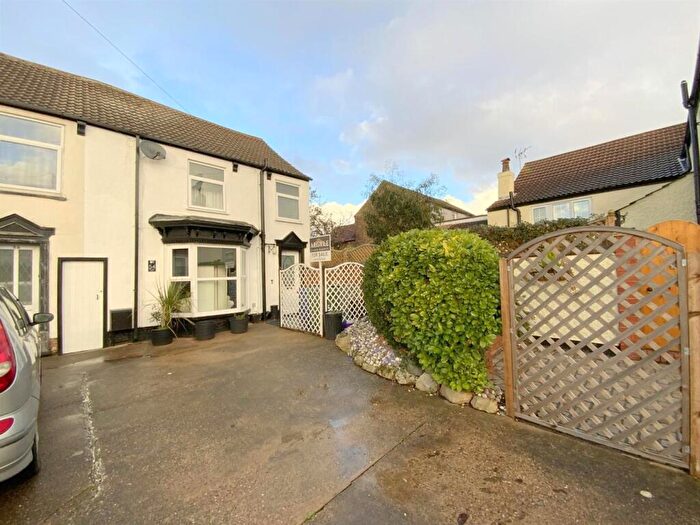 3 Bedroom Semi-Detached House For Sale In Humber Street, Cleethorpes, DN35
