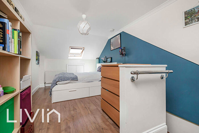 3 Bedroom End Of Terrace House For Sale In Canterbury Road, Croydon, Surrey, CR0