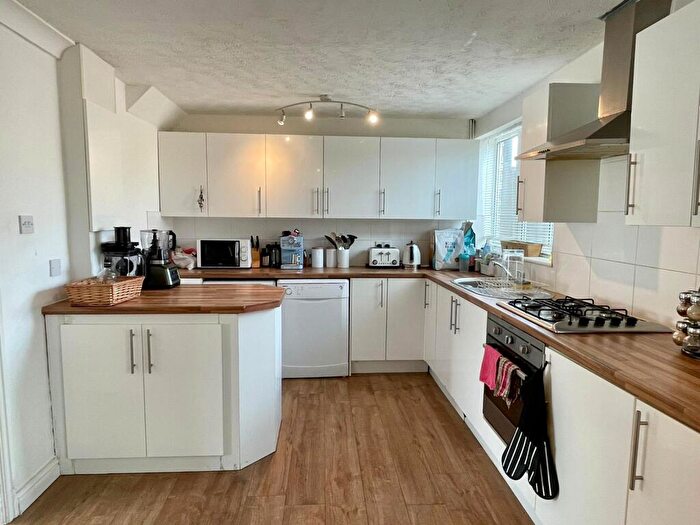 3 Bedroom House To Rent In Farnborough Road, Clifton, NG11