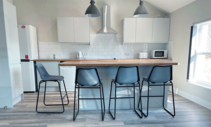 4 Bedroom Private Hall To Rent In King Street, Lancaster, LA1