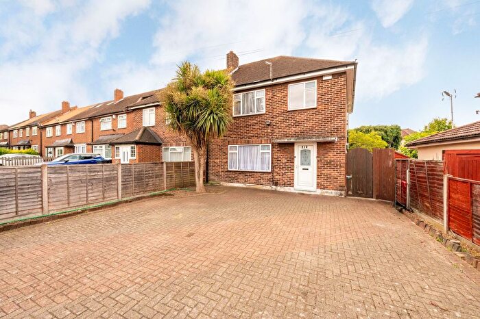 3 Bedroom Semi Detached House To Rent In Tudor Drive, Morden, SM4