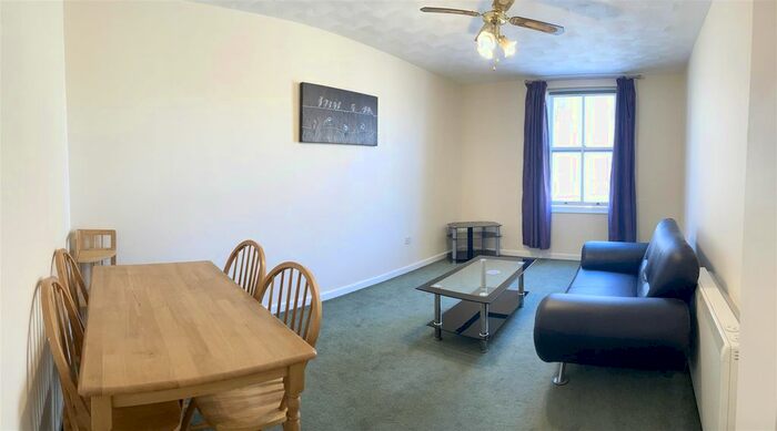 1 Bedroom Flat To Rent In Westgate Court, Pembroke, SA71
