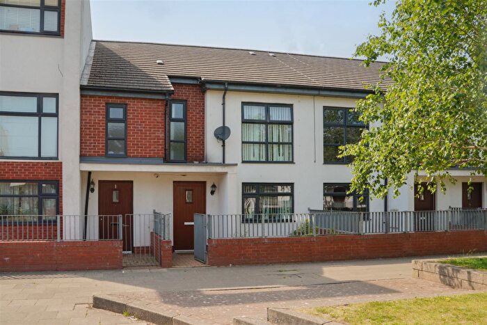 3 Bedroom Terraced House For Sale In Carnival Place, Fallowfield, M14